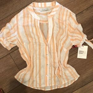 The Good Jane Sun Ray Bow Button Down Top